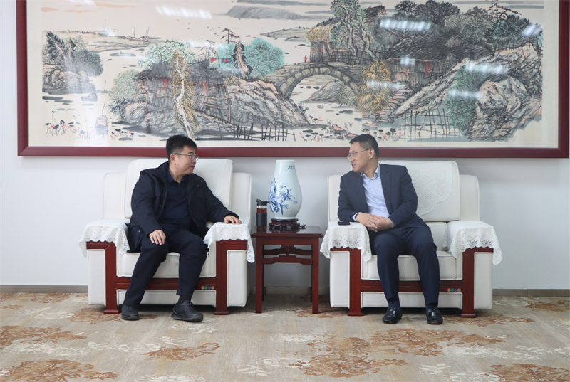 槐蔭區(qū)副區(qū)長、區(qū)政府黨組成員周晨一行蒞臨集團調研指導